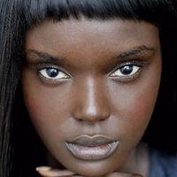 Nyadak 'Duckie' Thot Naakt