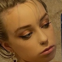 Olivia Evi Plant Naakt
