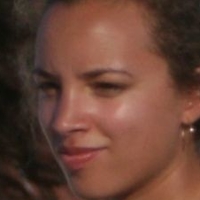 Phoebe Collings-James Naakt