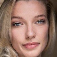 Phoebe McKellar Naakt