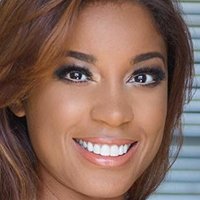 Reagan Gomez-Preston Naakt
