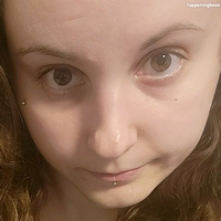 roxinova Naakt