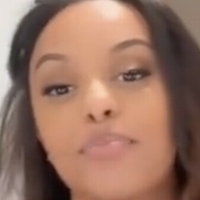 Ruth B. Naakt