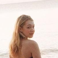 Sadie Calvano Naakt