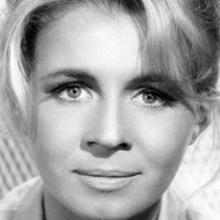 Salome Jens Naakt