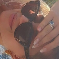 Sarah Harrison Naakt