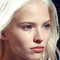 Sasha Luss Naakt