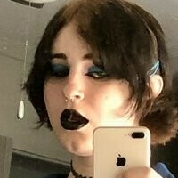 Scarlet Skeie Naakt