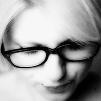 Shenni Suicide Naakt
