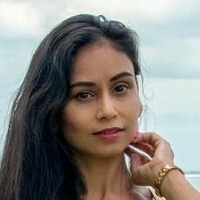 Shivani Naakt