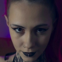 Skylar Calico Naakt