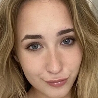 Skylar Sapphyre Naakt