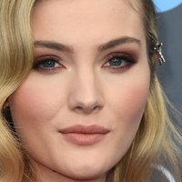 Skyler Samuels Naakt