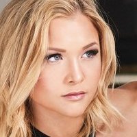 Sophia Thiel Naakt
