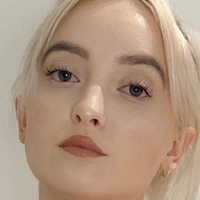 Sophie Carson Naakt