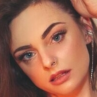 Sophie Suicide Naakt