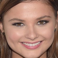 Stefanie Scott Naakt