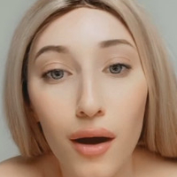 Stella Skye Naakt