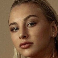 Stephanie Belovukovic Naakt
