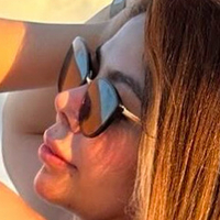 Stephanie Hernandez Naakt