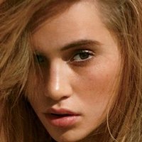 Suki Waterhouse Naakt