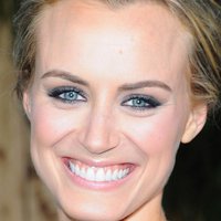 Taylor Schilling Naakt