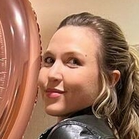 Taylor Tomlinson Naakt