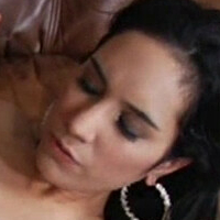 Tia Cyrus Naakt