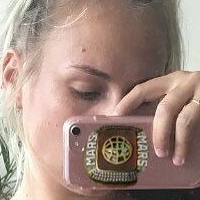 Tomine Harket Naakt