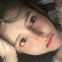 Trương Khả Trân Naakt