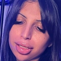 TS Arianna Naakt