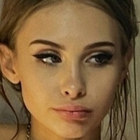 Venkillou Naakt