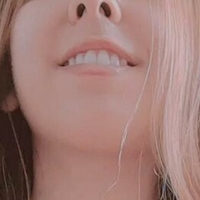 Vick ASMR Naakt