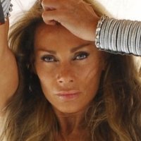 Virginia Hey Naakt