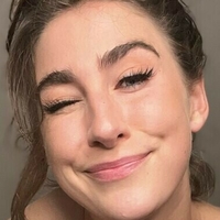 VivianWest Naakt