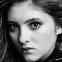 Willow Shields Naakt