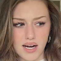 Yana Clare Naakt