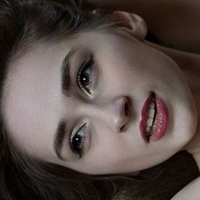 Yana West Naakt