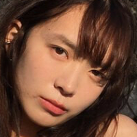 Yunjinpet Naakt