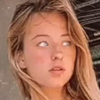 Zoey Aune Naakt